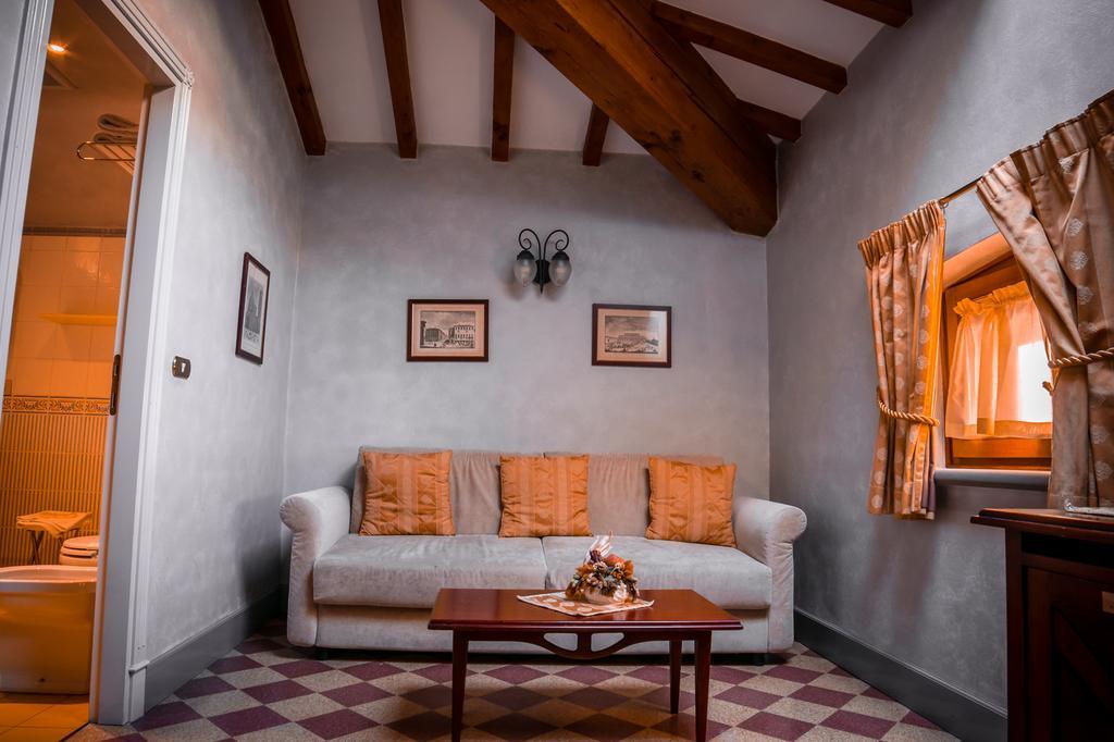 Hotel Della Robbia ฟลอเรนซ์ ภายนอก รูปภาพ