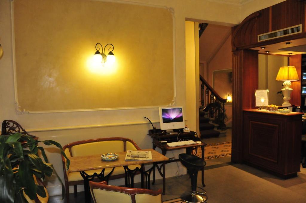 Hotel Della Robbia ฟลอเรนซ์ ภายนอก รูปภาพ