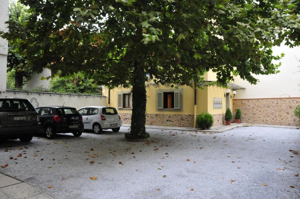 Hotel Della Robbia ฟลอเรนซ์ ภายนอก รูปภาพ