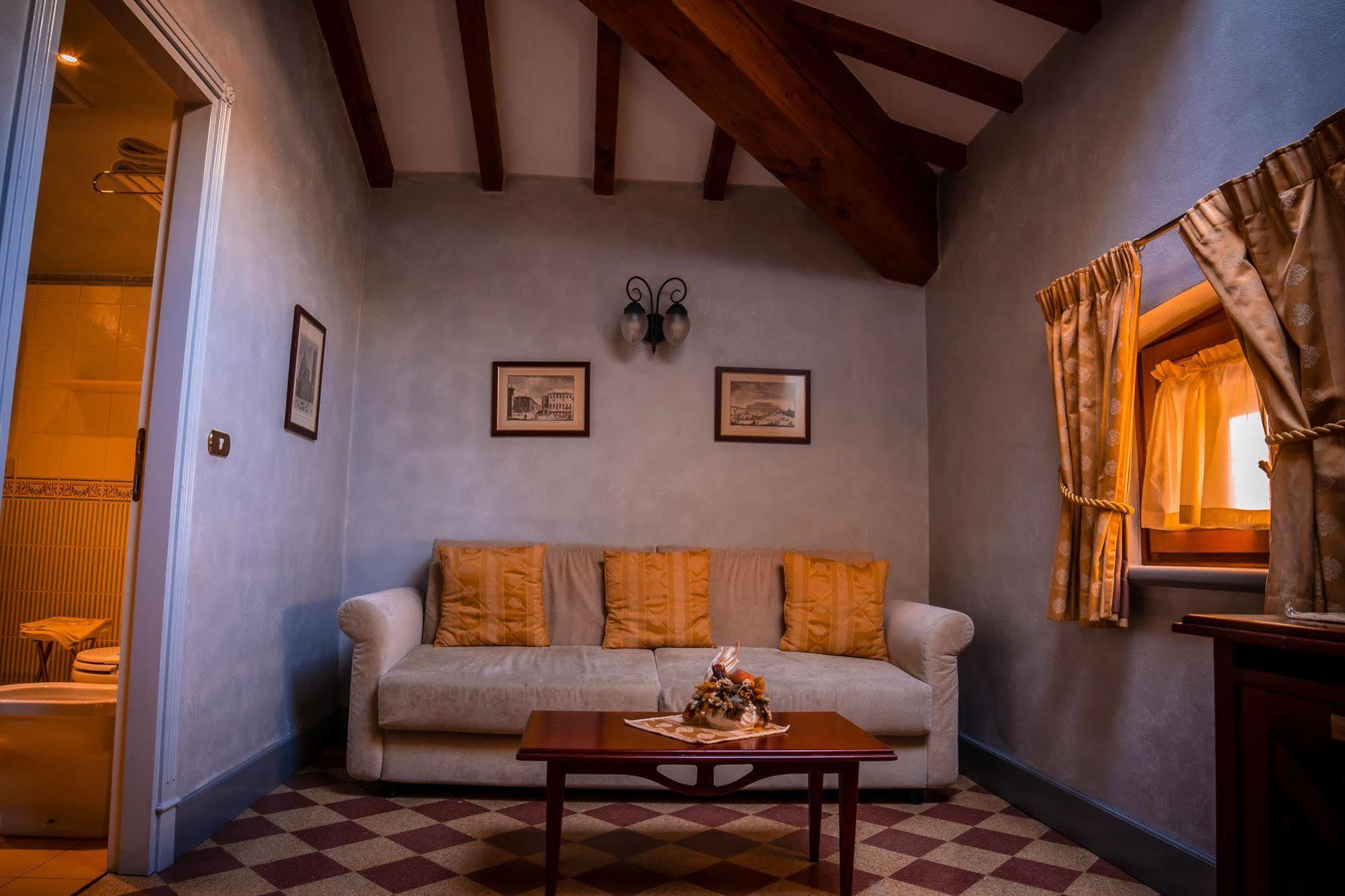 Hotel Della Robbia ฟลอเรนซ์ ภายนอก รูปภาพ