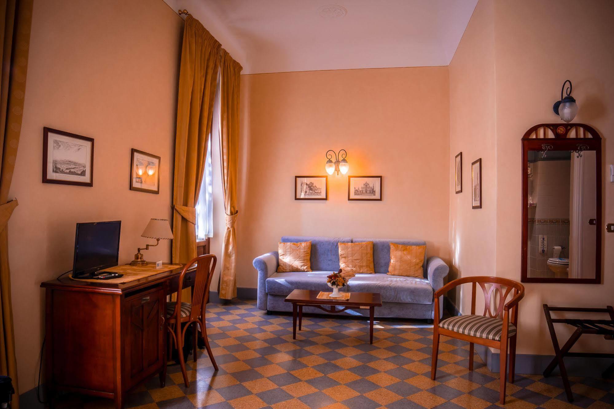 Hotel Della Robbia ฟลอเรนซ์ ภายนอก รูปภาพ