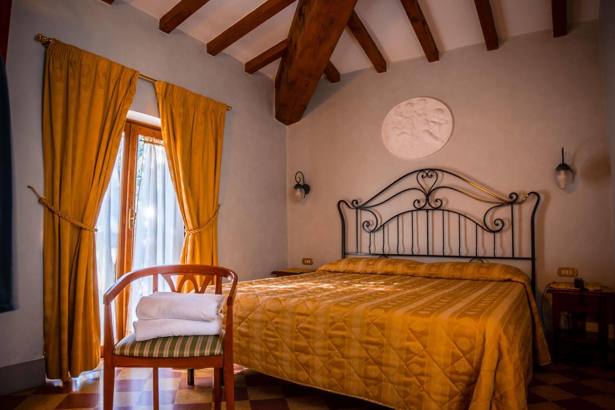 Hotel Della Robbia ฟลอเรนซ์ ภายนอก รูปภาพ
